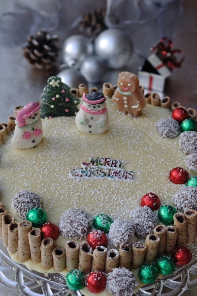 white chocolate christmas biscuit cake 01 opt